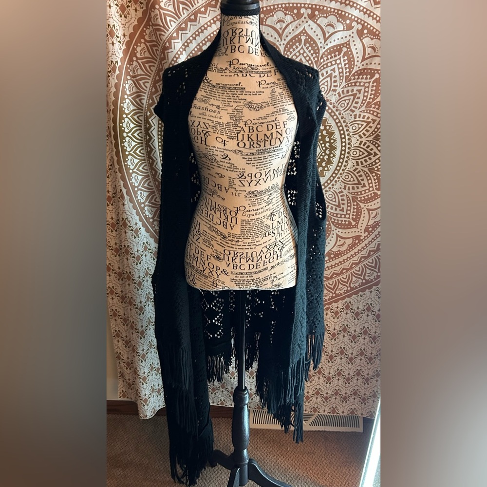 Maurices Boho Black Diamond Knit Sleeveless Shawl with Fringe